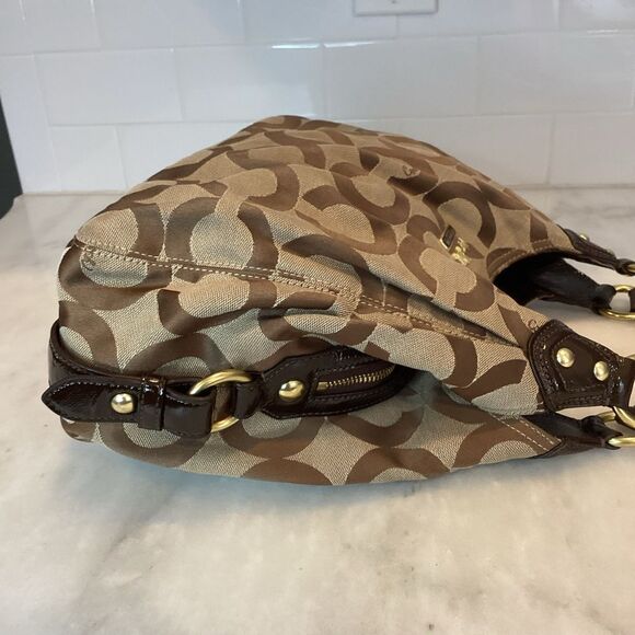 Coach Madison Maggie Mia Optic beige Canvas C Logo Hobo - Picture 9 of 13